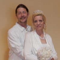 Beth Landis Photo 19