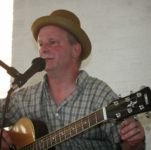 Lee Mitchell Photo 23