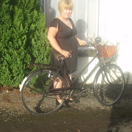 Bridget Mitchell Photo 17