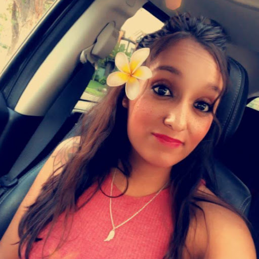 Veronica Estrada Photo 16