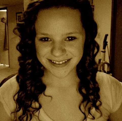 Jessica Waddell Photo 37