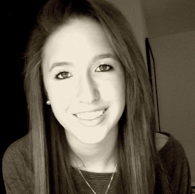 Karly Davis Photo 27
