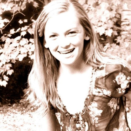 Tara Fitzpatrick Photo 28