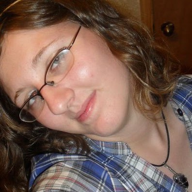 Danielle Webster Photo 32
