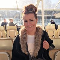 Rebecca Stanley Photo 32