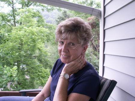 Debbie Mills Photo 28