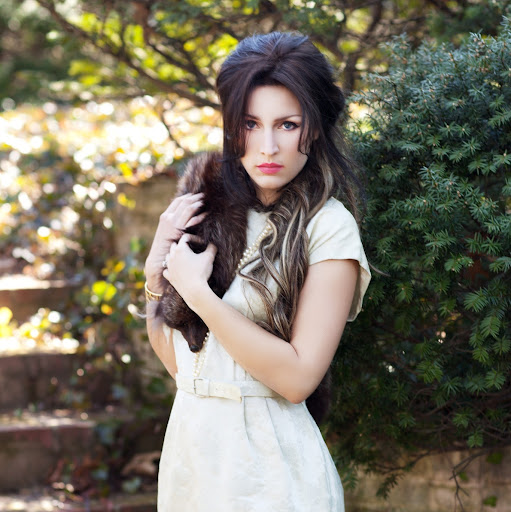 Kristin Greene Photo 17