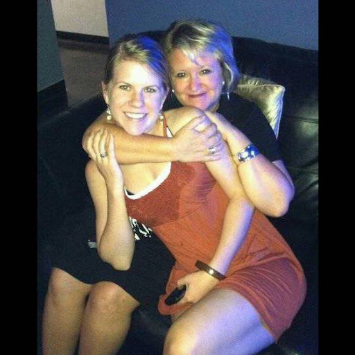 Emma Hill Photo 12