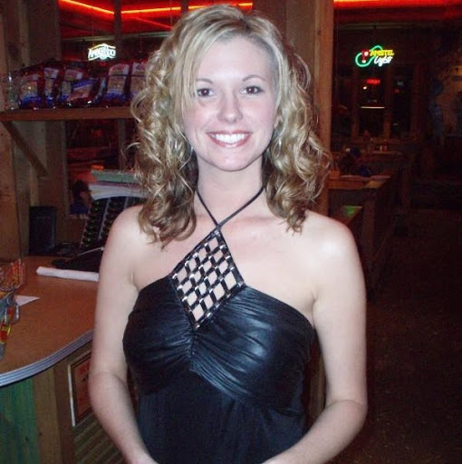 Lisa Bunker Photo 22