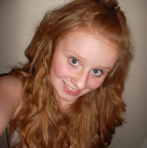 Caroline Larsen Photo 30