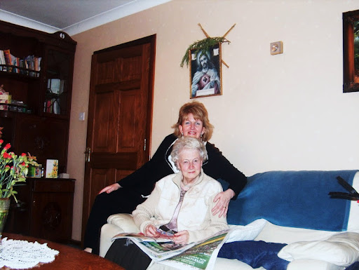 Anne Lynch Photo 7