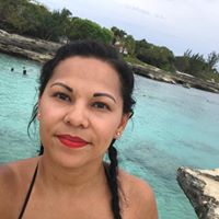 Lucinda Diaz Photo 13