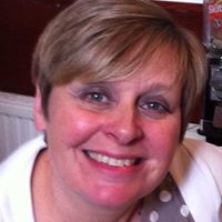 Julie Molyneux Photo 7