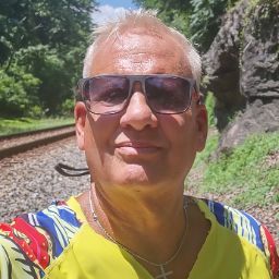 Bruce Lowe Photo 27