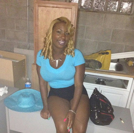 Tia Carter Photo 13