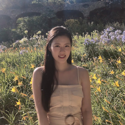 Christina Moon Photo 22
