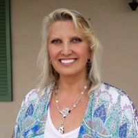 Karen Gentry Photo 37