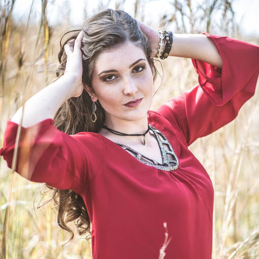 Holly Ritchie Photo 6