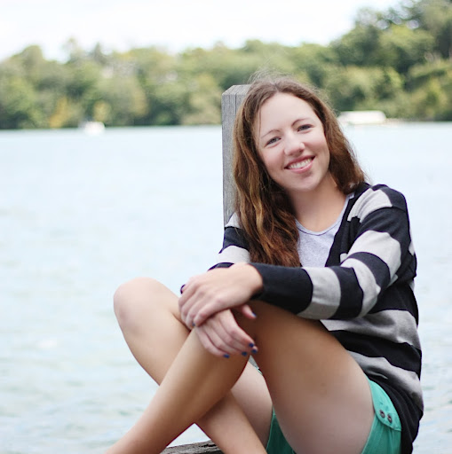 Sarah Barnett Photo 13