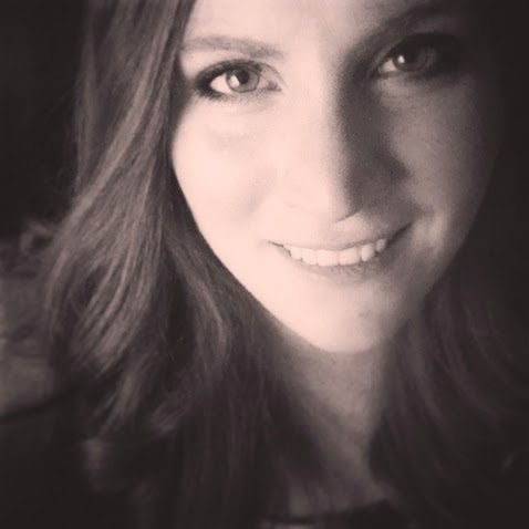 Danielle Harrison Photo 20