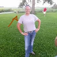 Heather Schneider Photo 40