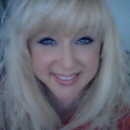 Lisa Vaughan Photo 34