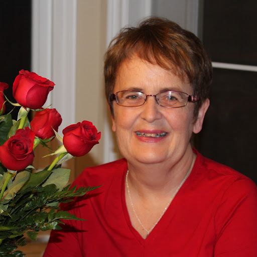 Joan Simpson Photo 33