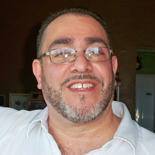 Luis Deleon Photo 26