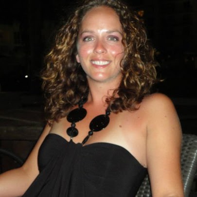 Anne May Photo 39
