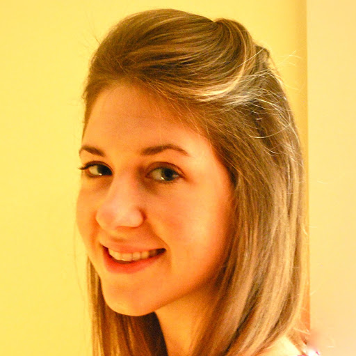 Katherine Hahn Photo 37