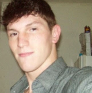Derek Poole Photo 15