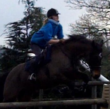 Vicki Yates Photo 35
