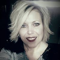 Kelly Lowe Photo 36