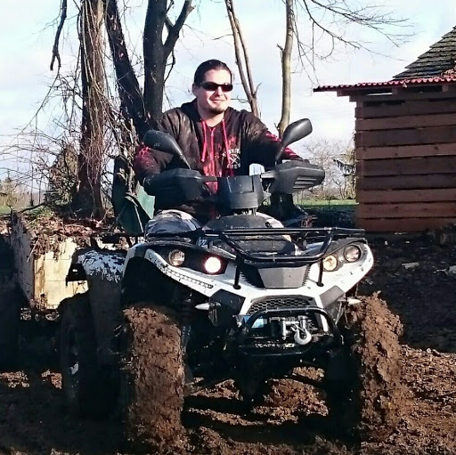 Christopher Schuster Photo 8