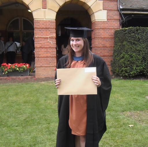 Laura Lowe Photo 36