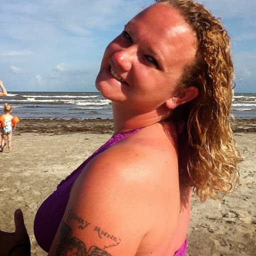 Traci James Photo 34