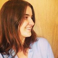 Caitlin Lowe Photo 23