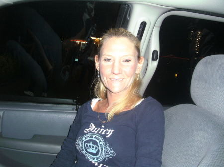Lori Moore Photo 17