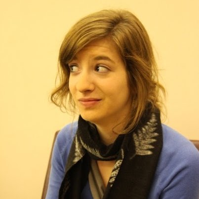 Julie Beck Photo 36