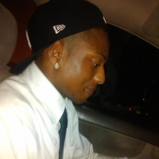Kenny Mills Photo 11