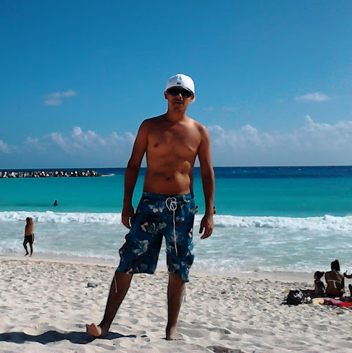 Daniel Botello Photo 28