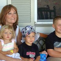 Lisa Barfield Photo 16
