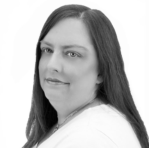 Lisa Skinner Photo 22
