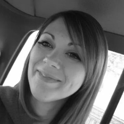 Jennifer Lyon Photo 14