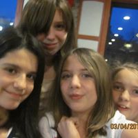 Chelsea Phillips Photo 18