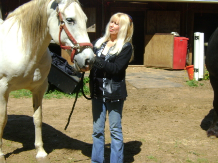 Karen Logan Photo 20