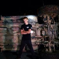 Austin Plummer Photo 7