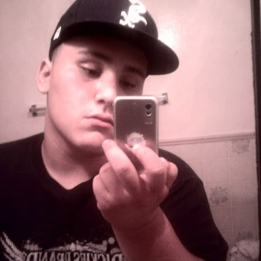 Johnny Castaneda Photo 34