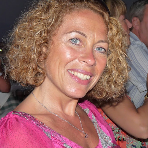 Lynn Stevens Photo 45