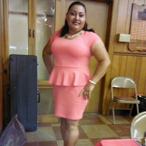 Elizabeth Perez Photo 37